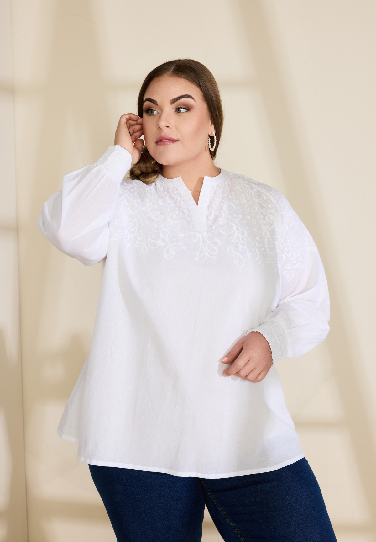 NO. 1 BY OX Elegant bluse med broderidetaljer Skjorter Hvid