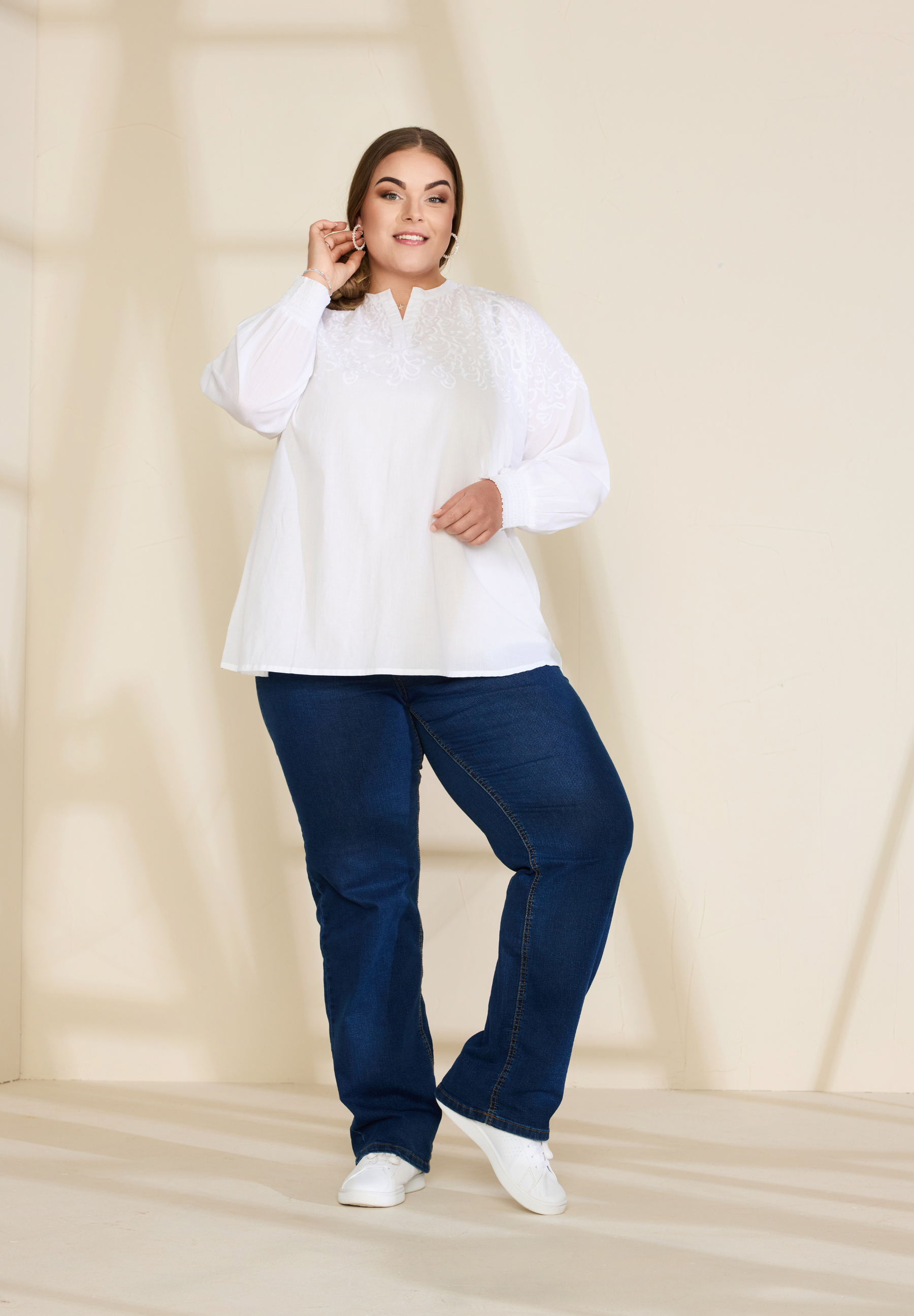 NO. 1 BY OX Elegant bluse med broderidetaljer Skjorter Hvid