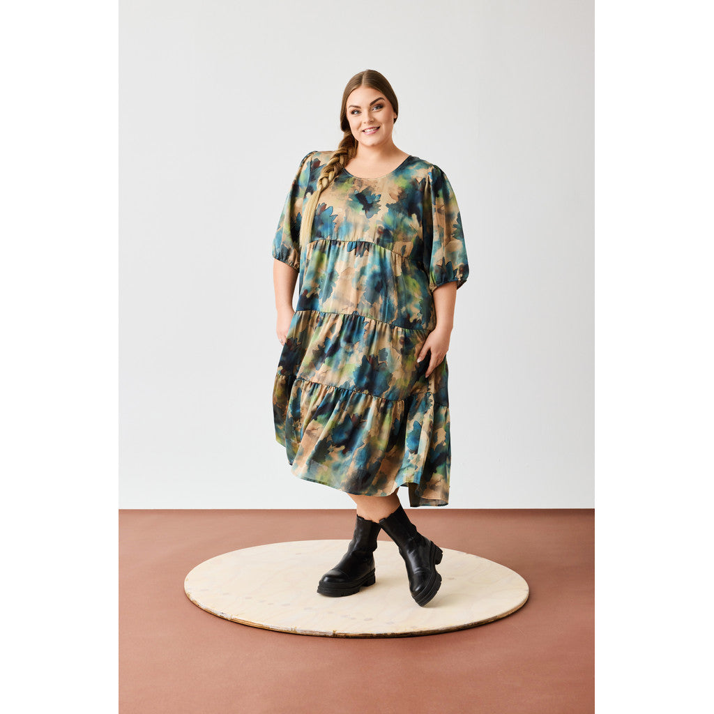 NO. 1 BY OX Elegant kjole med feminine detaljer Kjoler Sand with Blue and Green watercolor flowers