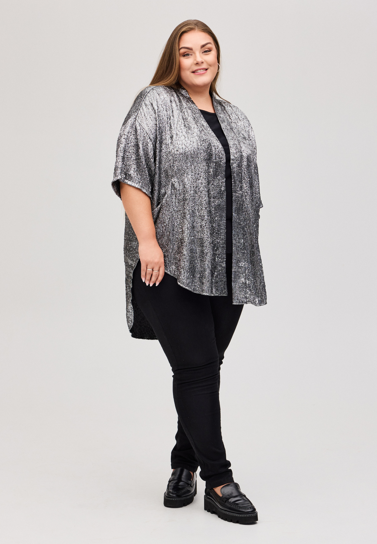 NO. 1 BY OX Kimono i silver-look Bluser Black w metallic Silver