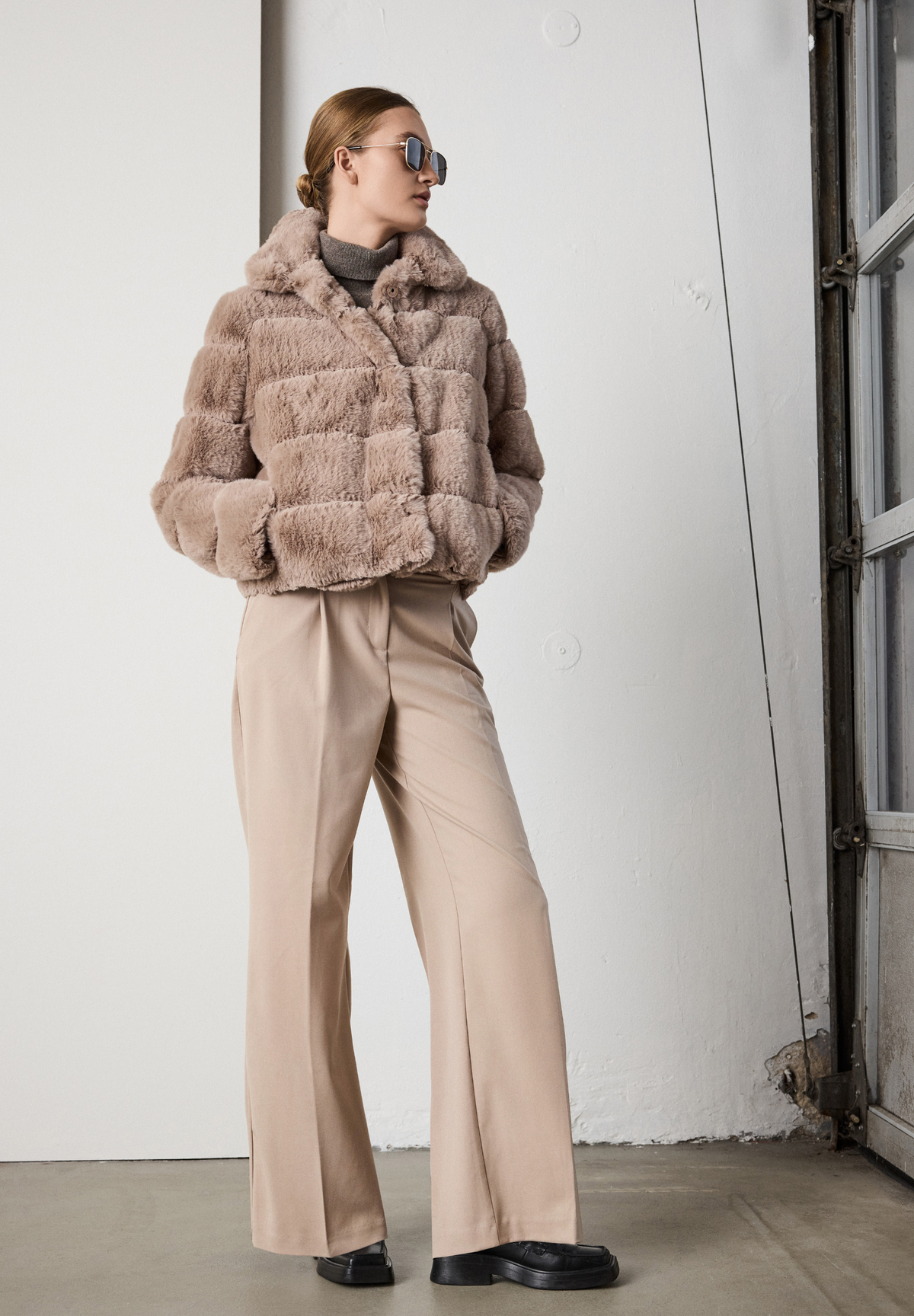 NOTYZ Kort faux fur jakke Jakker Beige