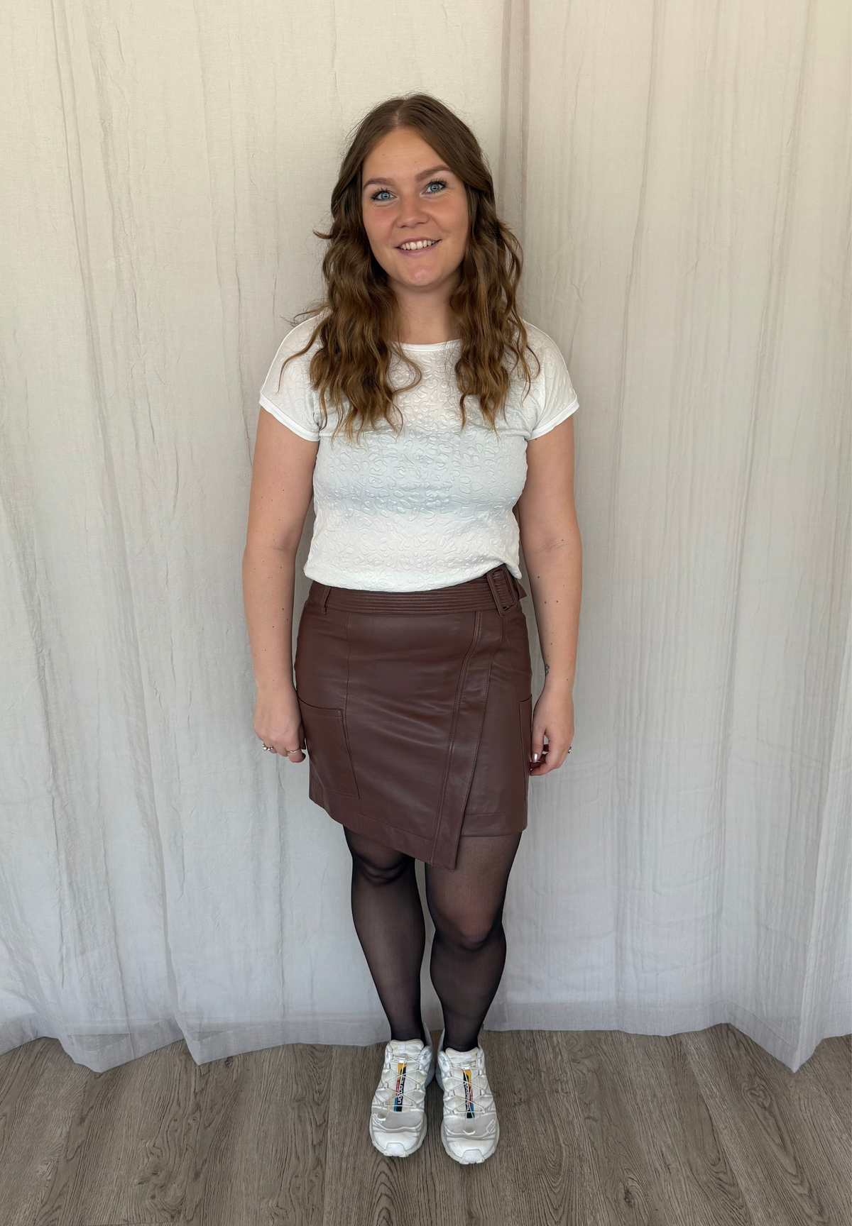 NOTYZ Lædernederdel med bælte - KOLLEKTIONSSALG Nederdele Cappuccino