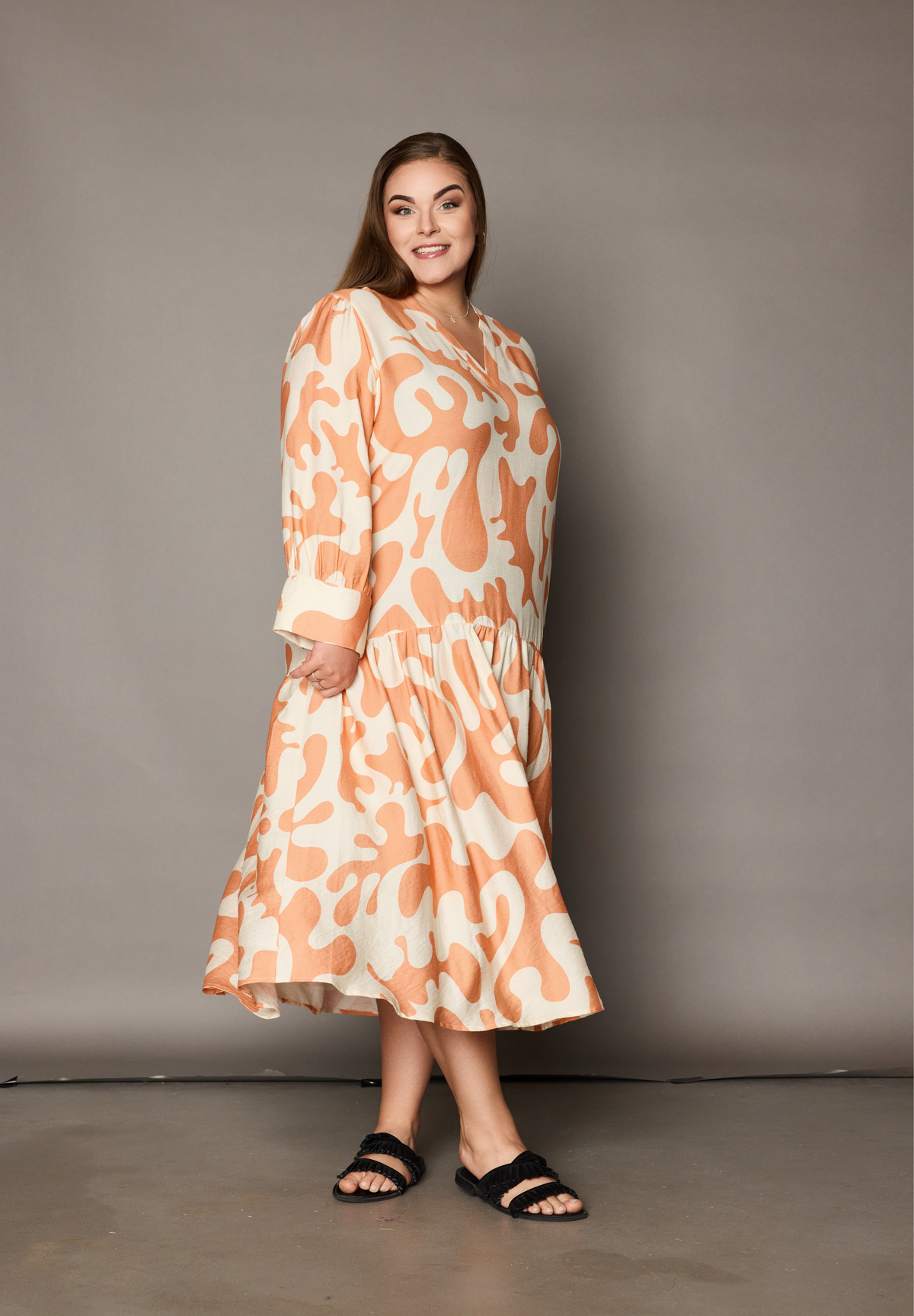 NO. 1 BY OX Lang kjole Kjoler Sand w Coral Reef splatter print