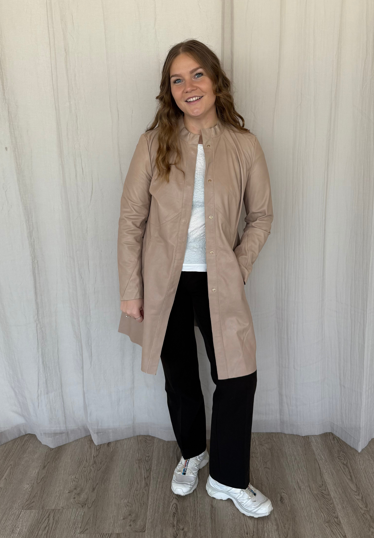 BTFCPH Lang læderjakke - KOLLEKTIONSSALG Kjoler Beige