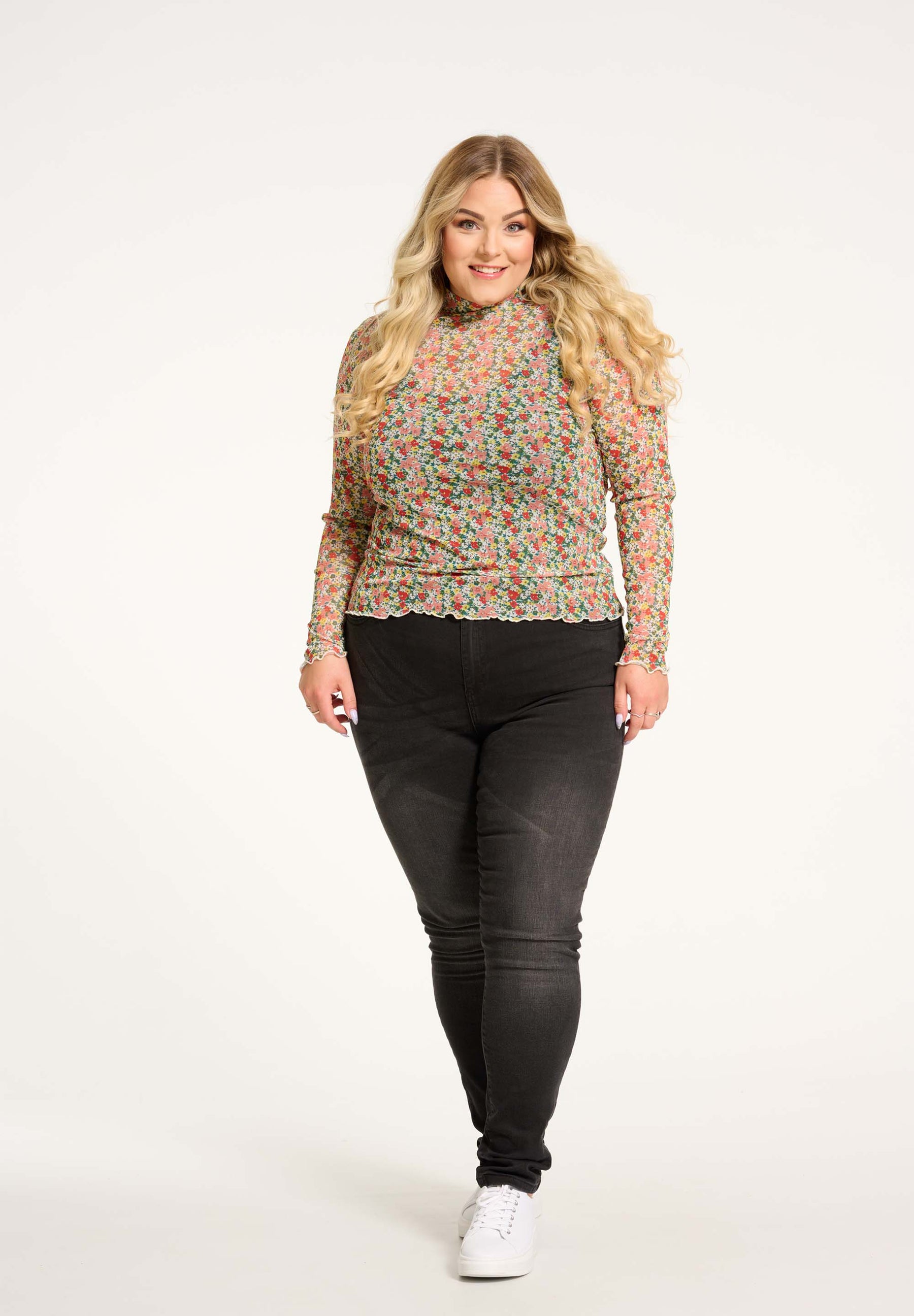 NO. 1 BY OX Blomstret mesh bluse med høj hals Bluser Multi