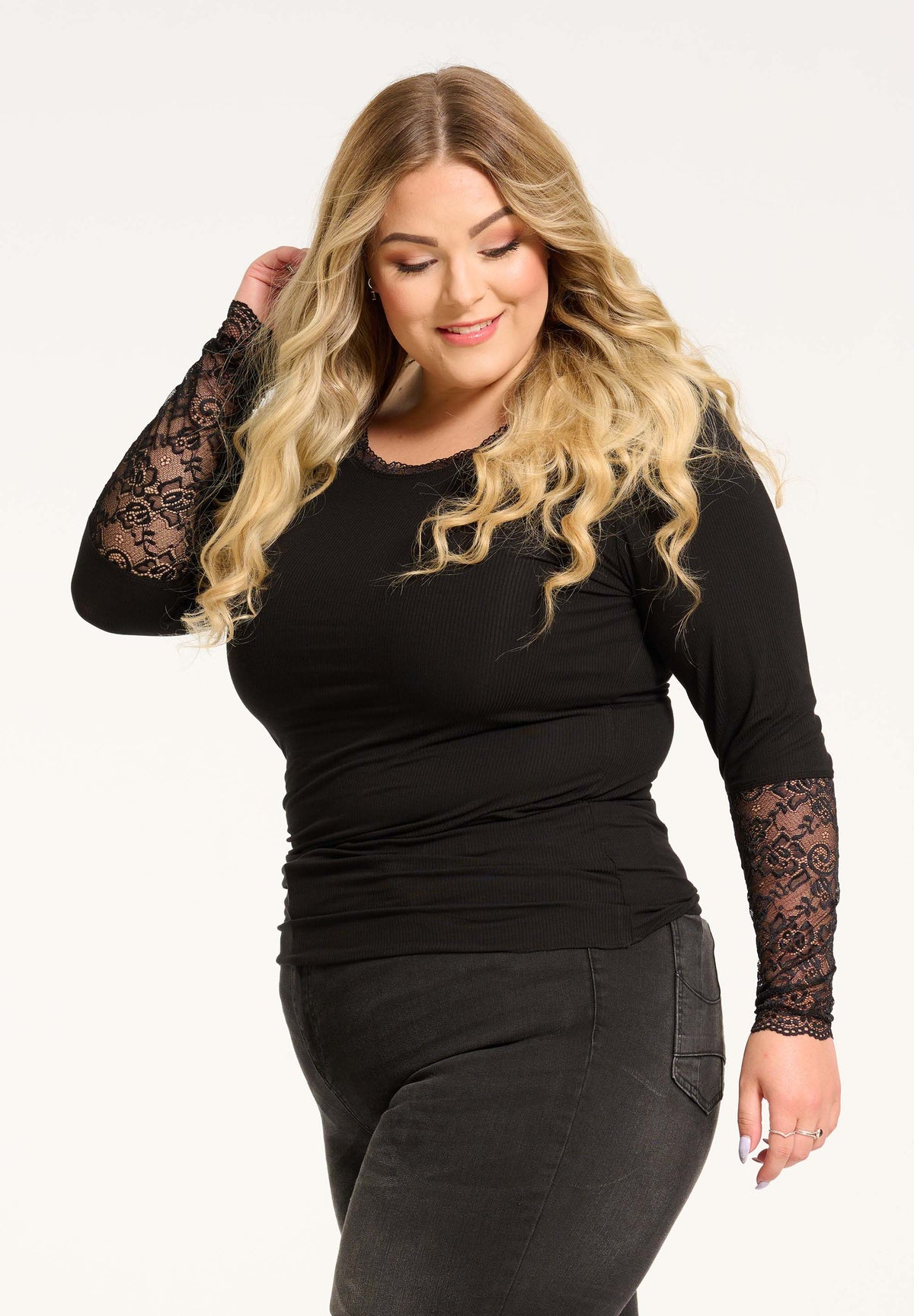 NO. 1 BY OX Bluse med blonder på ærmerne Bluser Sort