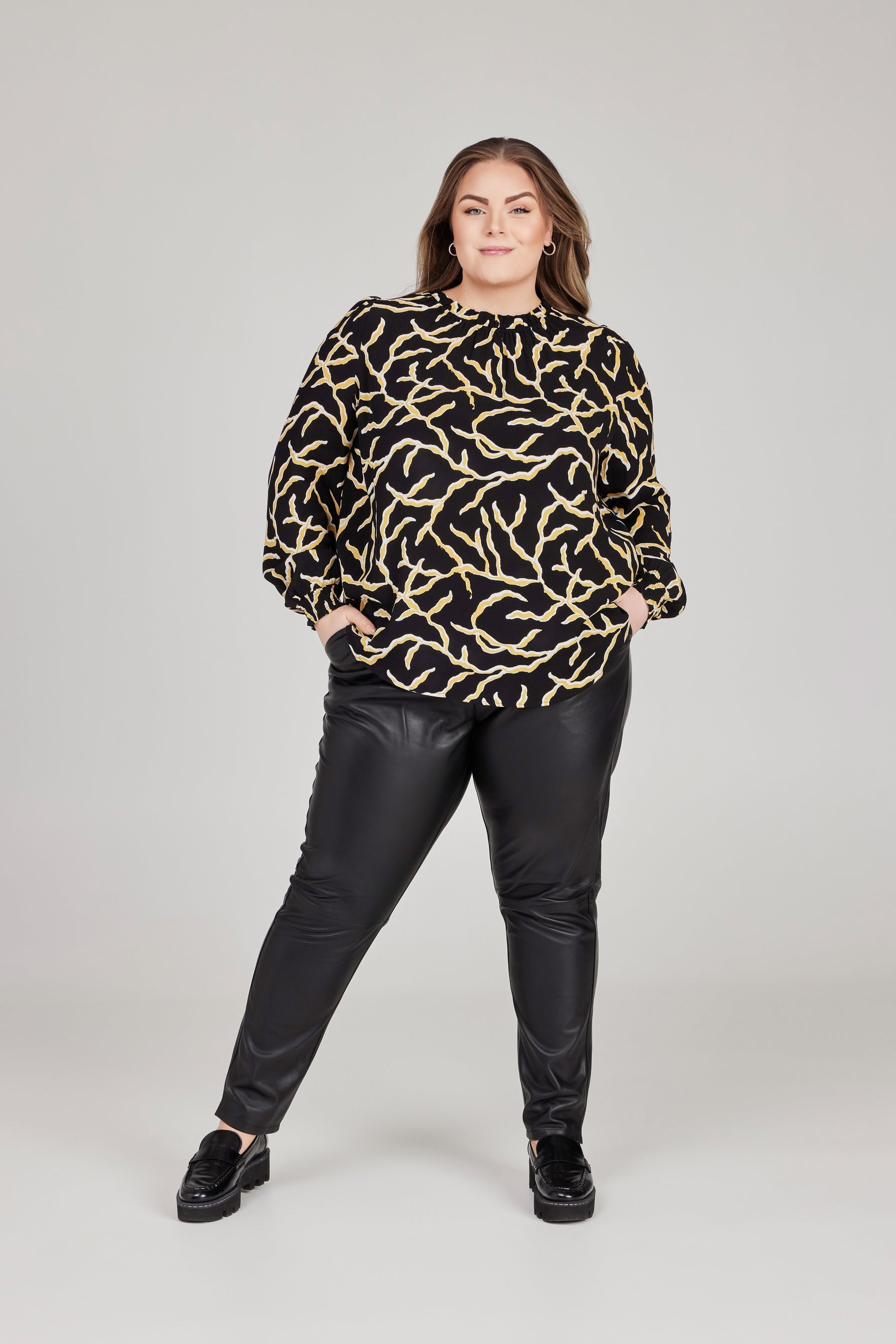 NO. 1 BY OX Bluse med print Bluser Black w Yellow Branches