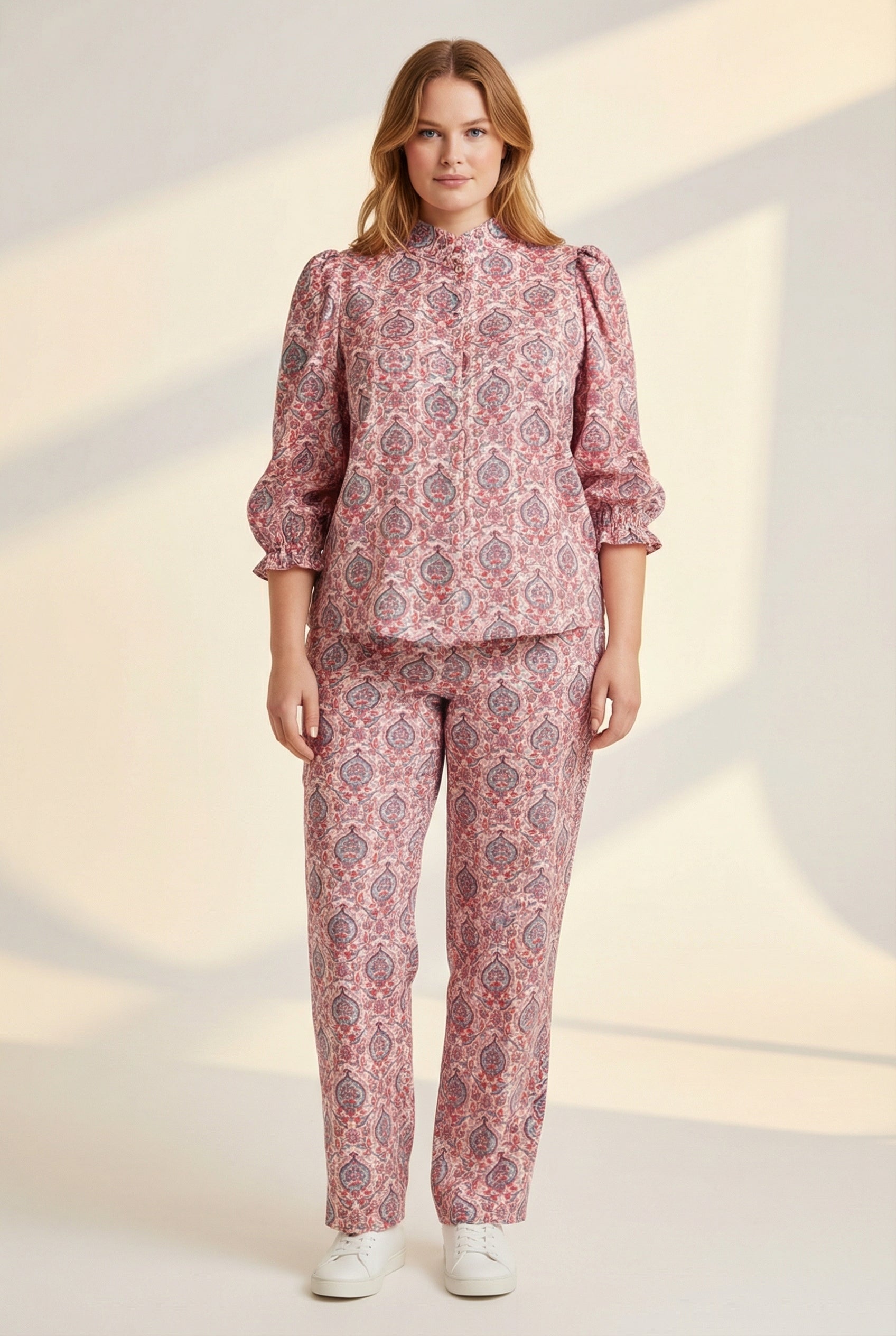 NO. 1 BY OX Bukser med vidde Bukser Pink paisley print