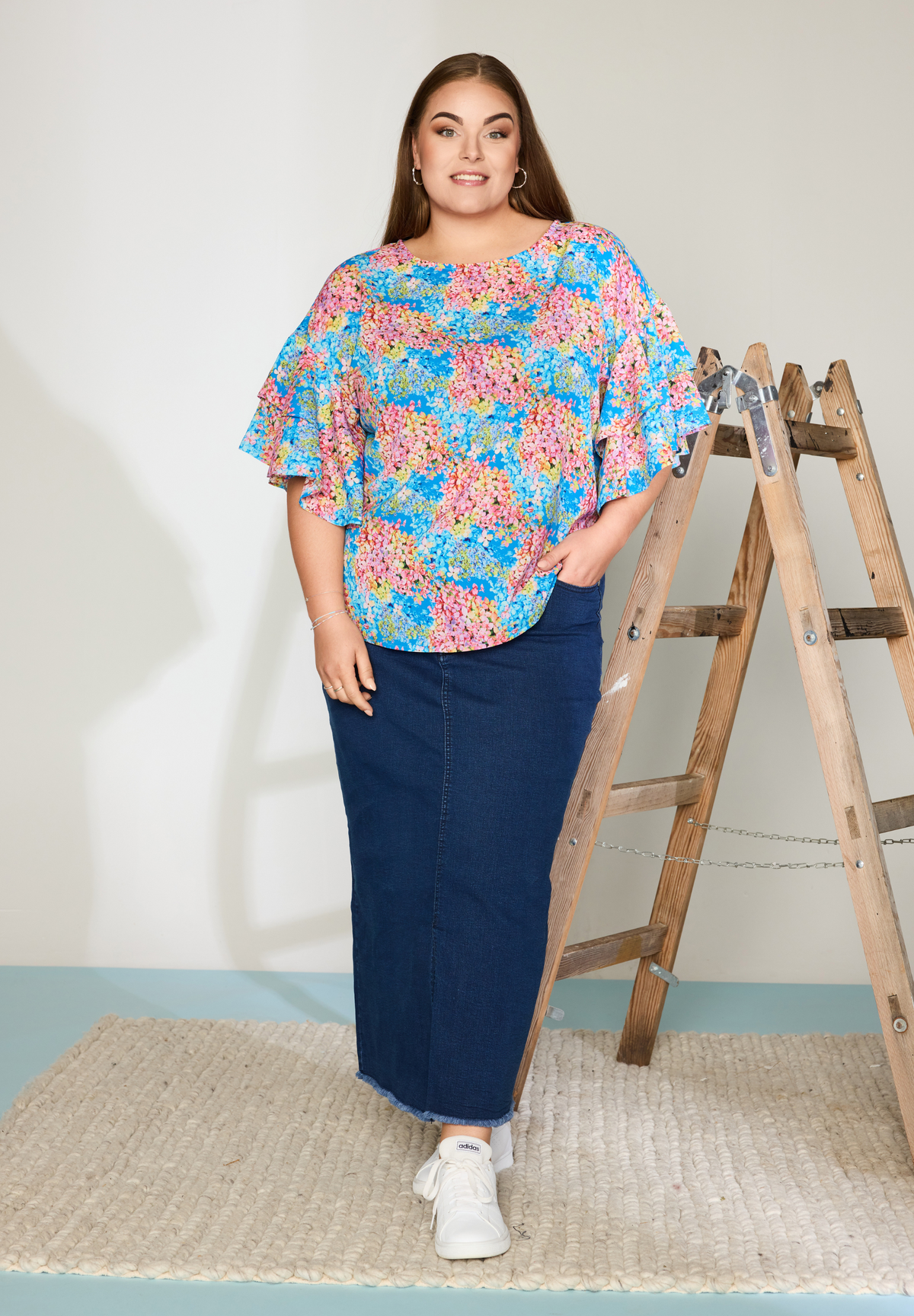 NO. 1 BY OX Elegant bluse med blomsterprint Bluser Clear Blue with multicolored flowers