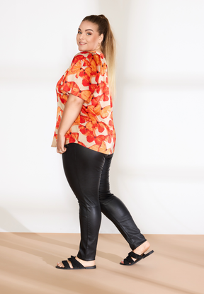 NO. 1 BY OX Elegant og feminin t-shirt Bluser Beige w Red summer Orange butterflies