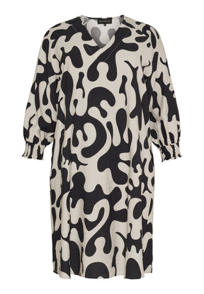 NO. 1 BY OX Elegant og klassisk kjole med mønster Kjoler Sand w Black splatter print