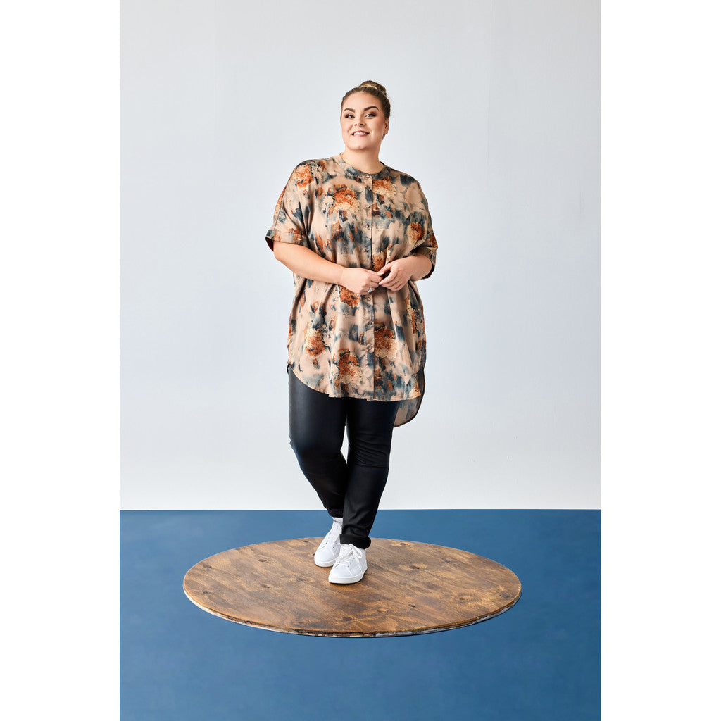 NO. 1 BY OX Elegant tunika Bluser Warm sand w Apricot flowers and gold foil