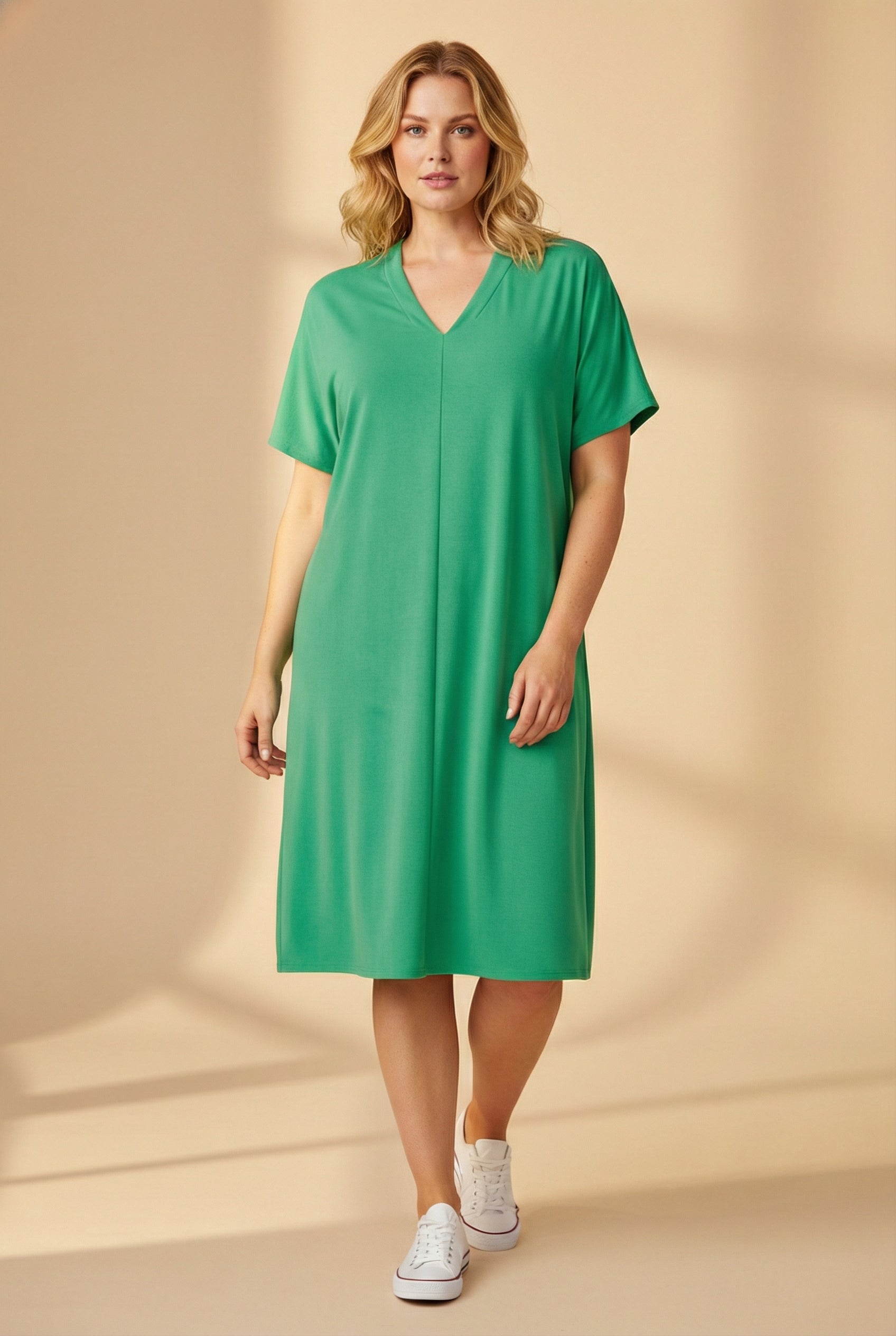 NO. 1 BY OX Kjole med V-udskæring Kjoler Grøn