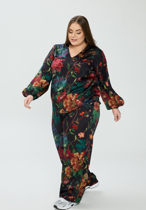 NO. 1 BY OX Klassisk bluse med mønster Bluser Black w multicolored flowers
