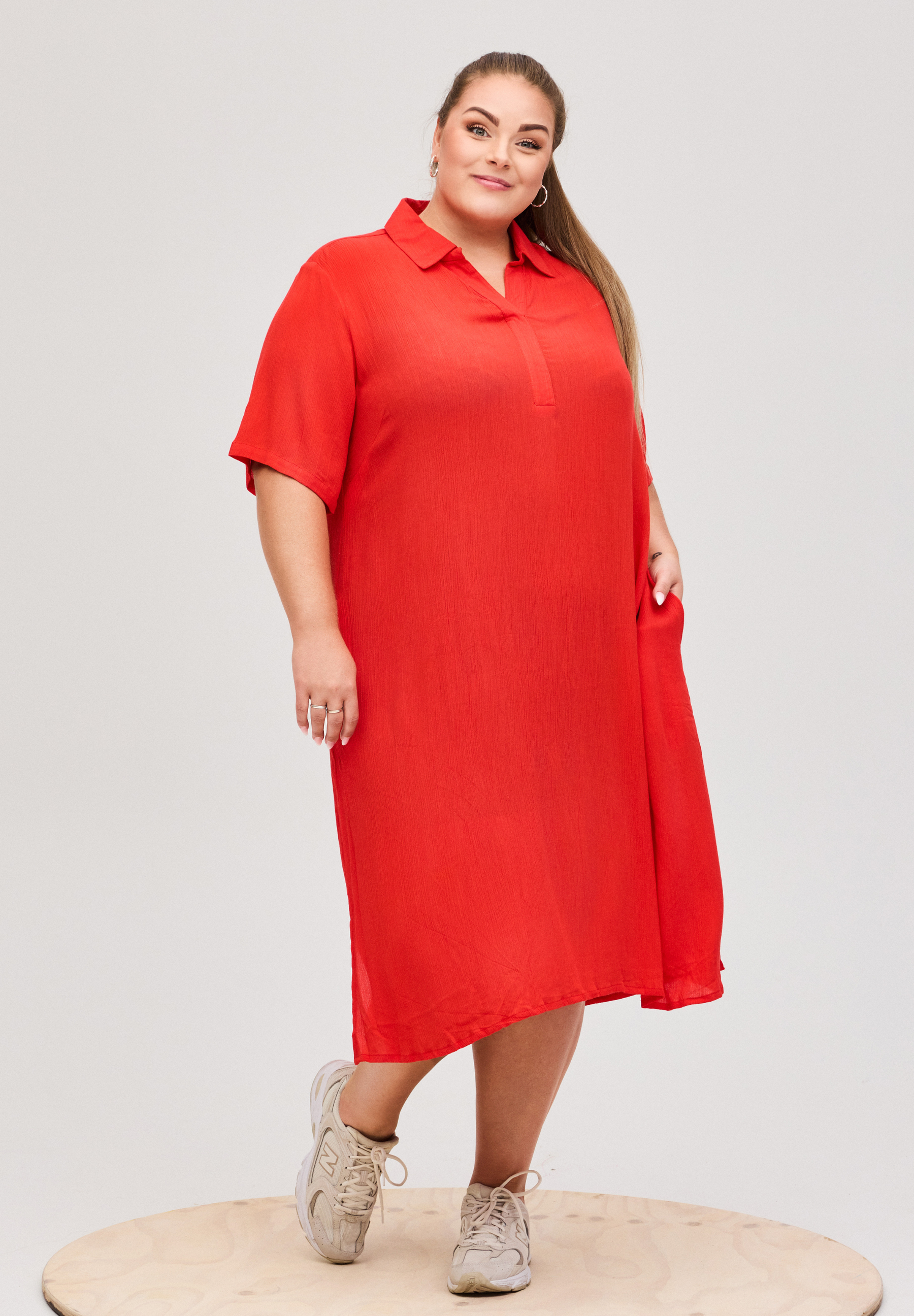 NO. 1 BY OX Klassisk kjole med lommer Kjoler Tomato Red