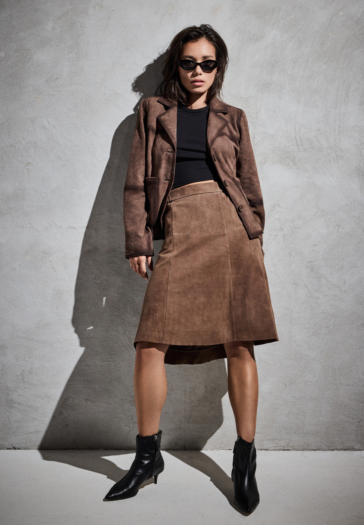 NOTYZ Kort blazer i ruskind Jakker Brun