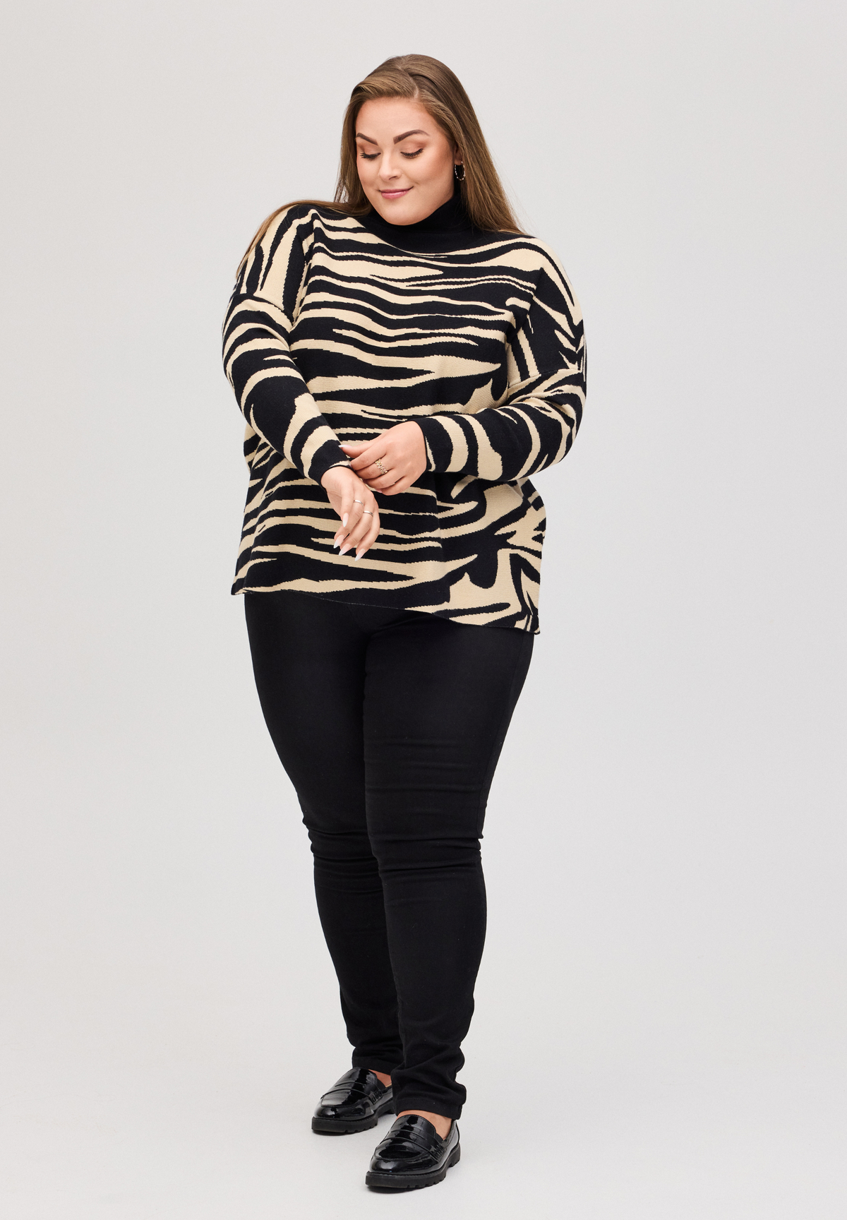 NO. 1 BY OX Poncho med ærmer Poncho Camel Leo Print