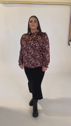 NO. 1 BY OX Shirt w LS puff and flair cuffs Skjorter Warm Sand w Syrah Red graphic print
