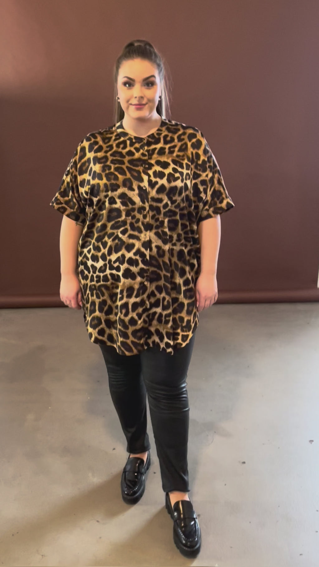 NO. 1 BY OX Tunika kjole Bluser Mocca Brown Leo Print