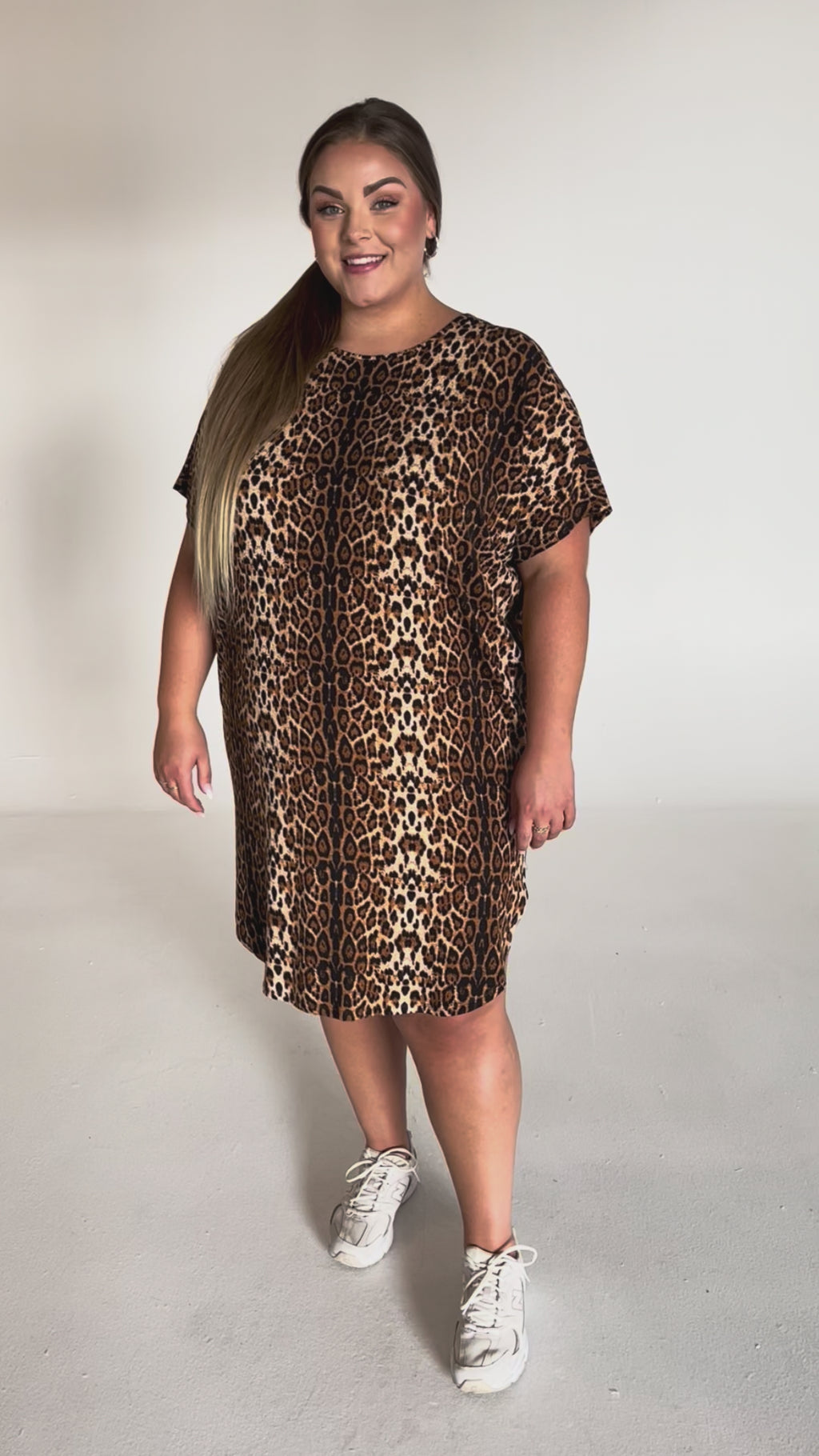 NO. 1 BY OX Kjole i leopardprint Kjoler Brown Leopard print