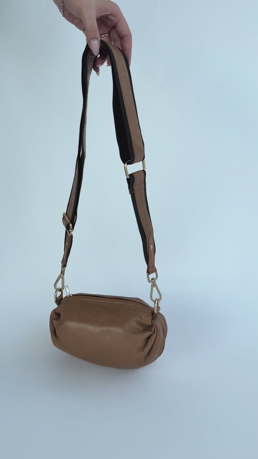 BTFCPH Crossbody clutch i skind Tasker Caramel w. Light Gold acc.