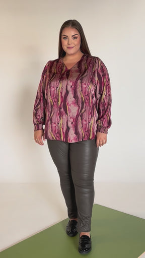 NO. 1 BY OX Bluse med v-udskæring Bluser Pink watercolour print