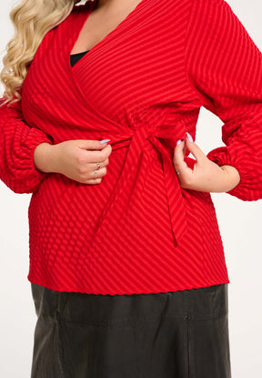 NO. 1 BY OX Langærmet bluse med slå-om detalje Bluser Rød